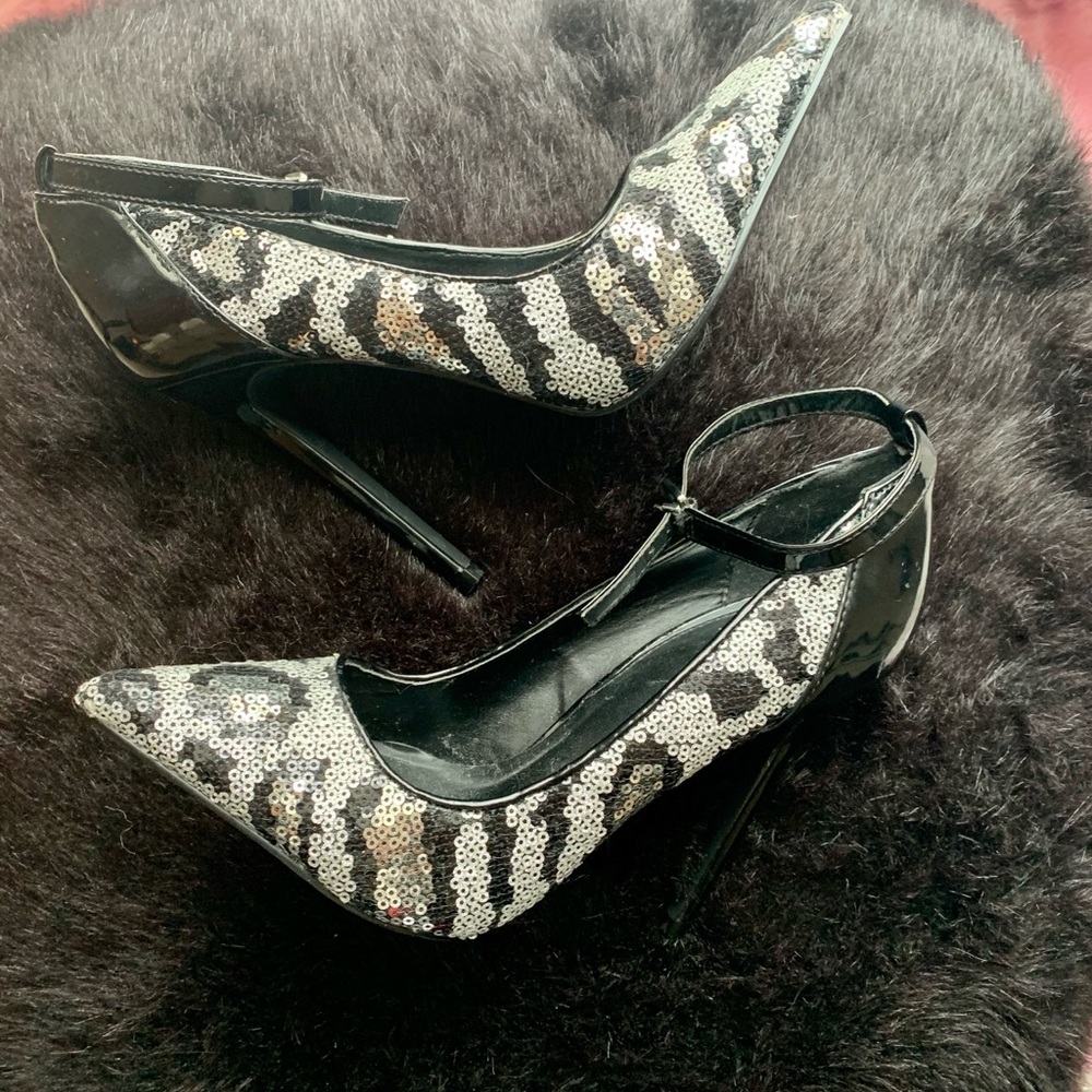 Shoe dazzle Black/silver High heel shoes